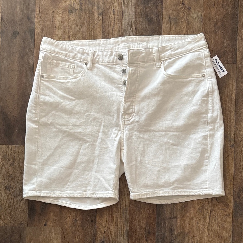 Old Navy White Denim Casual Button Fly Shorts New with tags size 16 - Picture 1 of 8